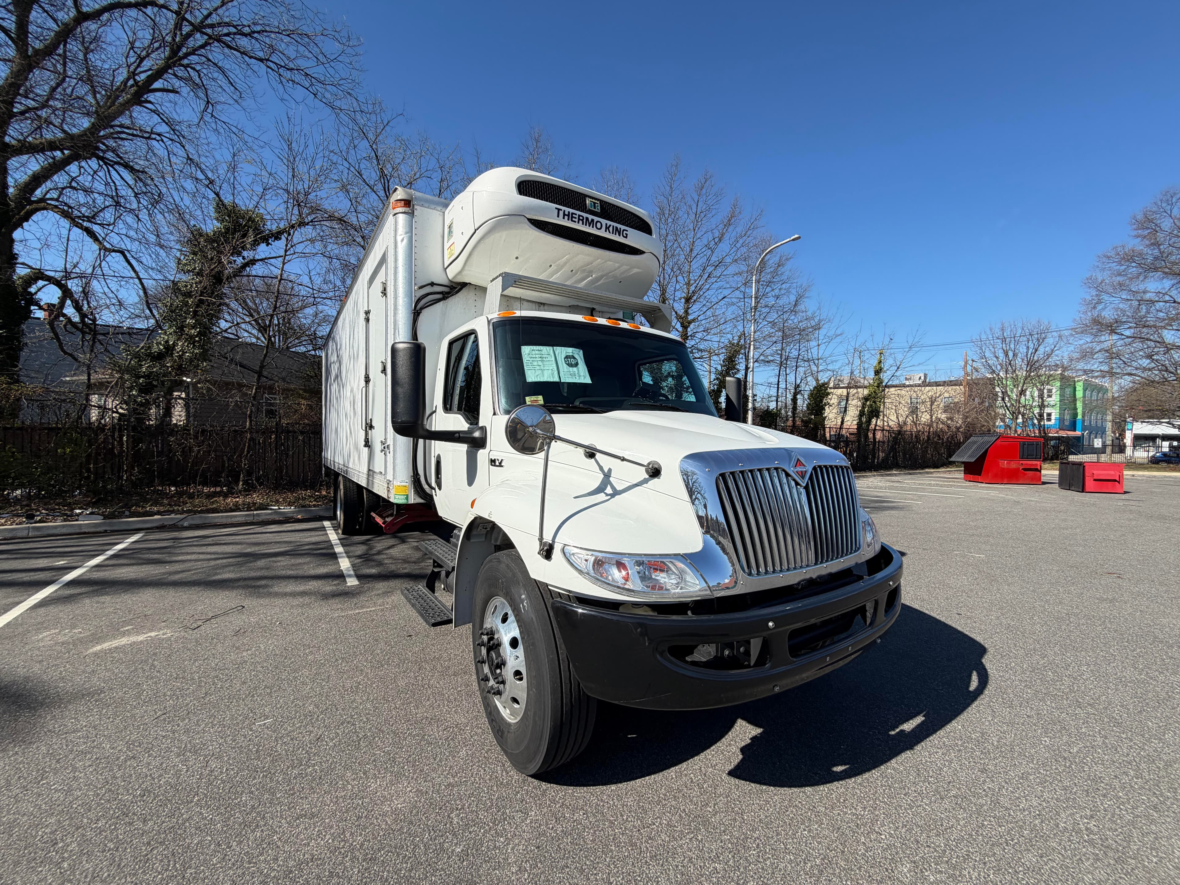 Nomad Express box truck with Thermo King reefer unit